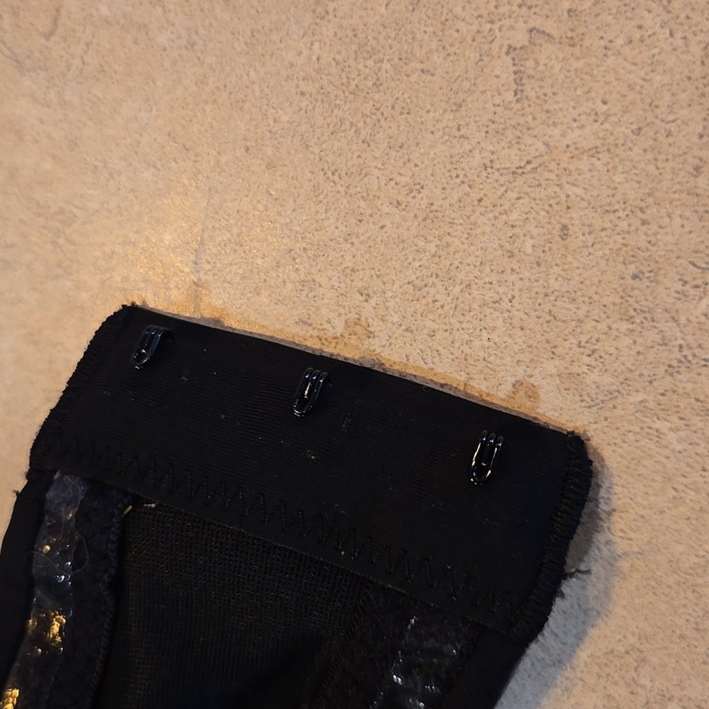 Strapless Bra - image 6